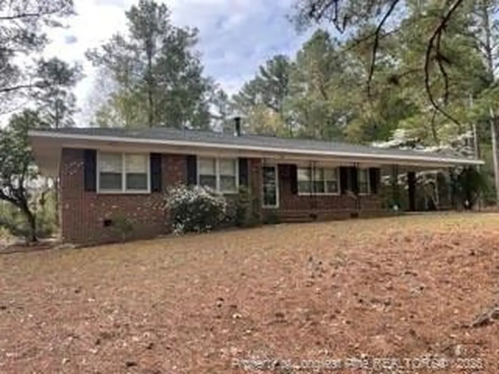 395 N Gaines Street Southern Pines NC 28387