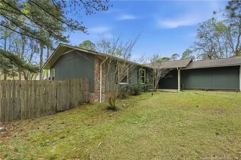 5706 Lochness Court Fayetteville NC 28304