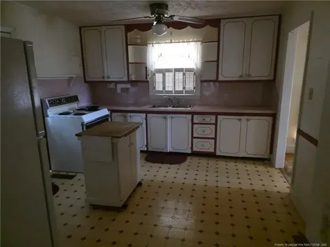 407 North Edinborough Street Red Springs NC 28377