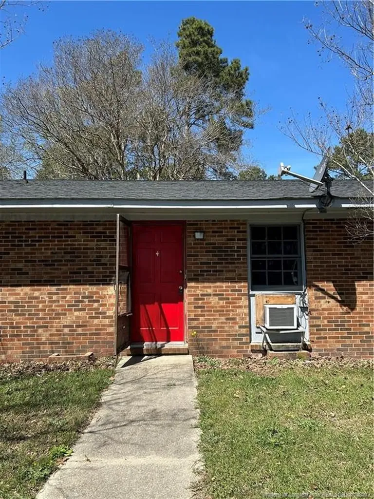 710 S Bethel Road Raeford NC 28376