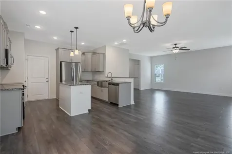 109 E 6th Avenue Raeford NC 28376