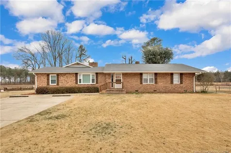8161 E 130 Highway Maxton NC 28364