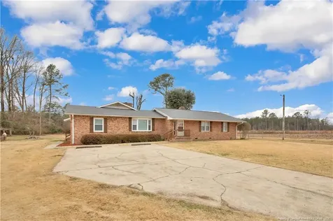 8161 E 130 Highway Maxton NC 28364