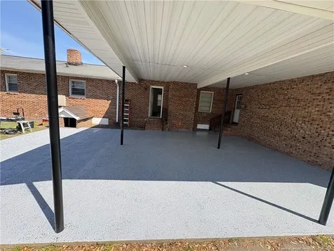 8161 E 130 Highway Maxton NC 28364