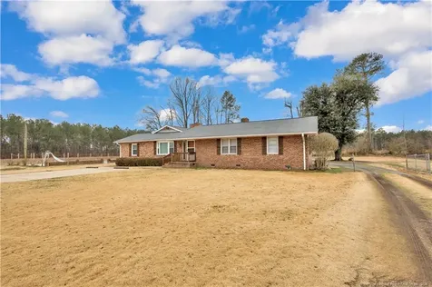 8161 E 130 Highway Maxton NC 28364