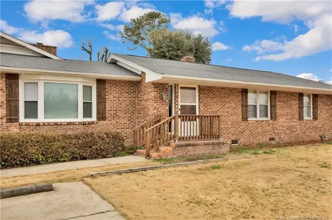 8161 E 130 Highway Maxton NC 28364