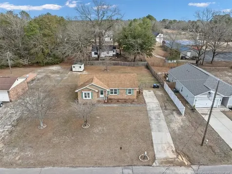 812 N Jackson Street Raeford NC 28376