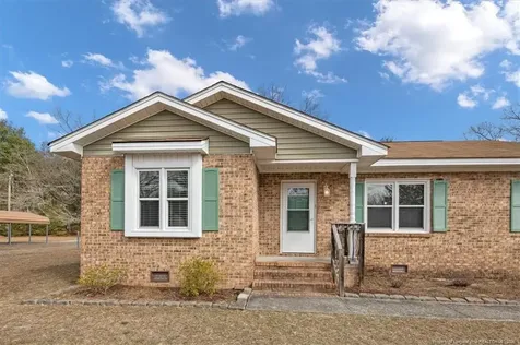812 N Jackson Street Raeford NC 28376