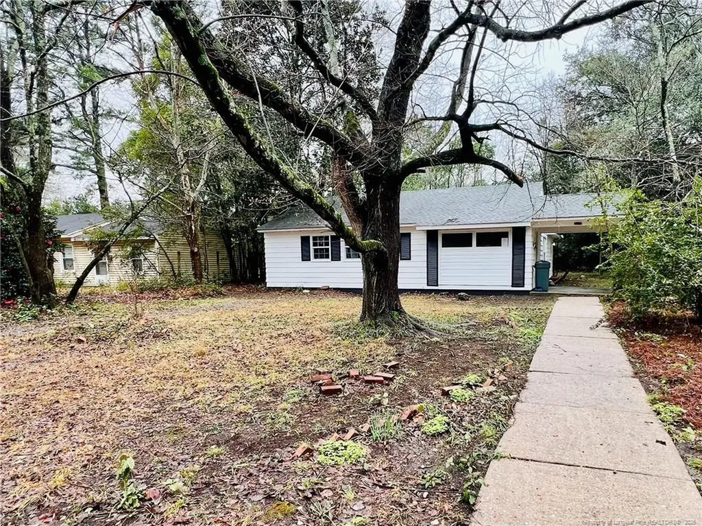 1005 S Pine Street Laurinburg NC 28352
