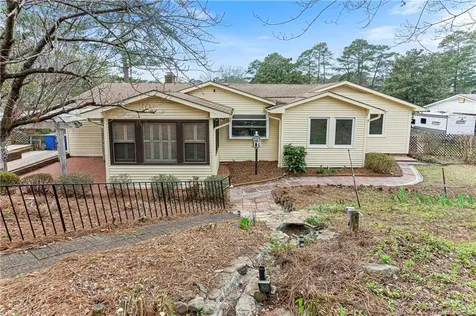 1429 Paisley Avenue Fayetteville NC 28304