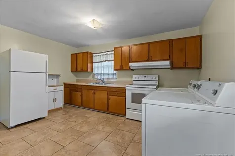 1911 Seabrook Road Fayetteville NC 28301