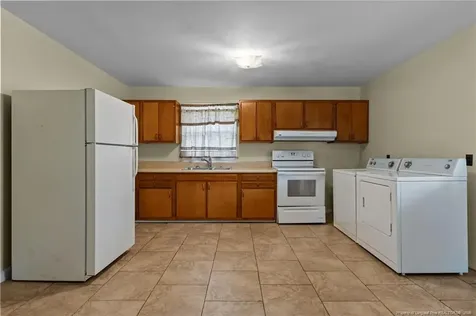 1911 Seabrook Road Fayetteville NC 28301