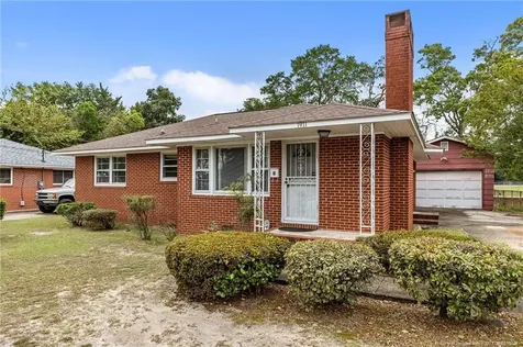 1911 Seabrook Road Fayetteville NC 28301