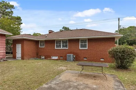 1911 Seabrook Road Fayetteville NC 28301