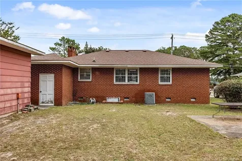 1911 Seabrook Road Fayetteville NC 28301