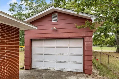 1911 Seabrook Road Fayetteville NC 28301