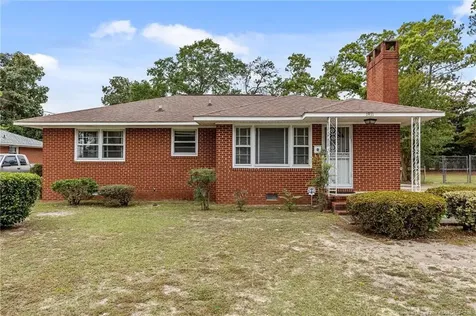 1911 Seabrook Road Fayetteville NC 28301
