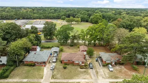1911 Seabrook Road Fayetteville NC 28301