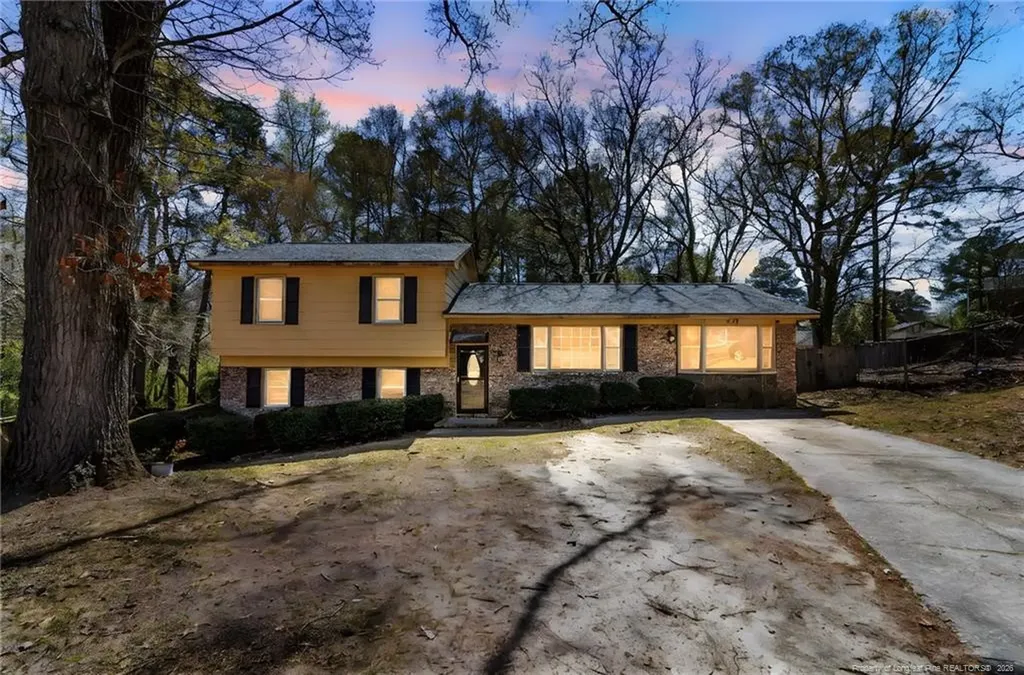 554 Glen Canyon Drive Fayetteville NC 28303