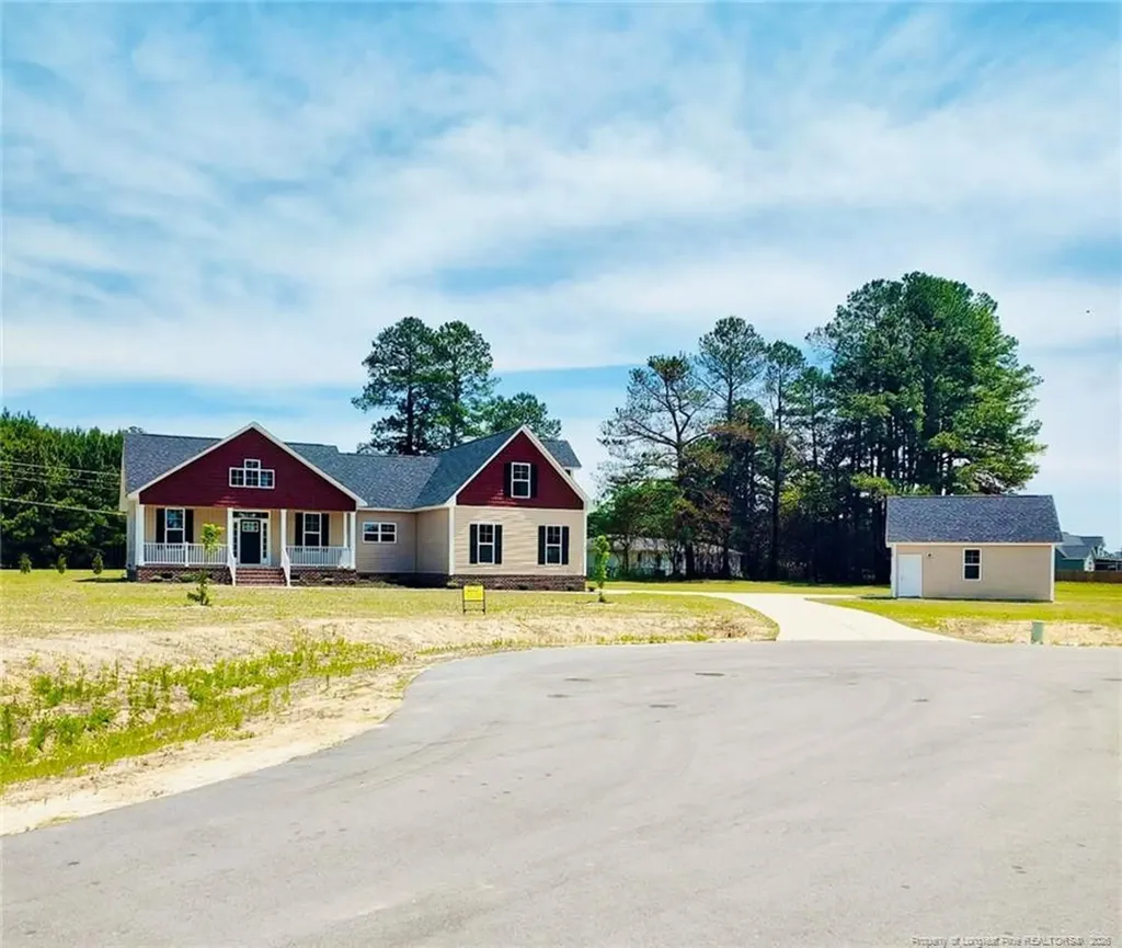 3002 Dinwiddle Drive Wade NC 28395