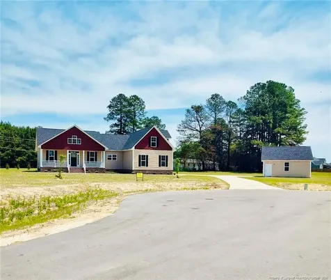3002 Dinwiddle Drive Wade NC 28395