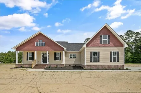 3002 Dinwiddle Drive Wade NC 28395
