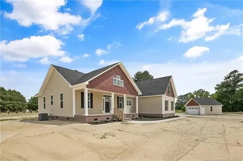 3002 Dinwiddle Drive Wade NC 28395