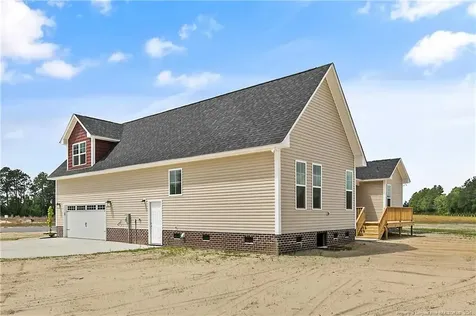 3002 Dinwiddle Drive Wade NC 28395