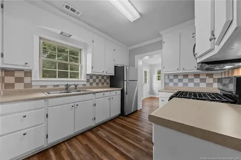 212 N Roberts Street Raeford NC 28376