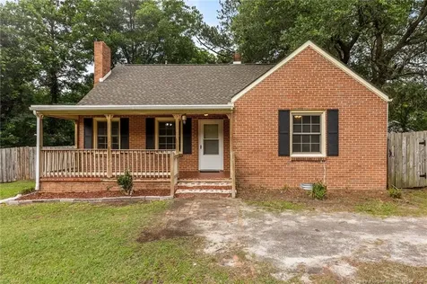 212 N Roberts Street Raeford NC 28376