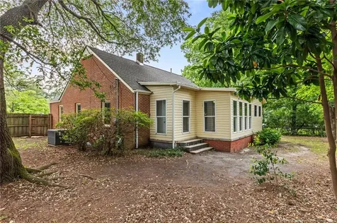 212 N Roberts Street Raeford NC 28376