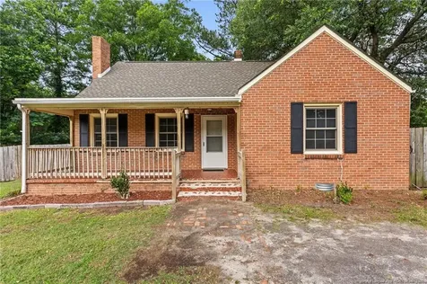 212 N Roberts Street Raeford NC 28376
