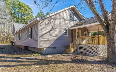 817 Aberdeen Road Laurinburg NC 28352