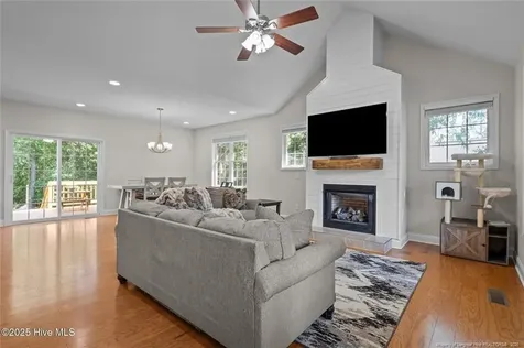 103 Sandspur Lane West End NC 27376