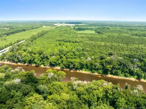 4247 River Road Wade NC 28395
