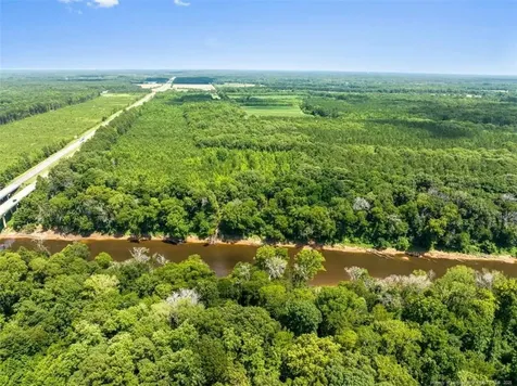 4247 River Road Wade NC 28395