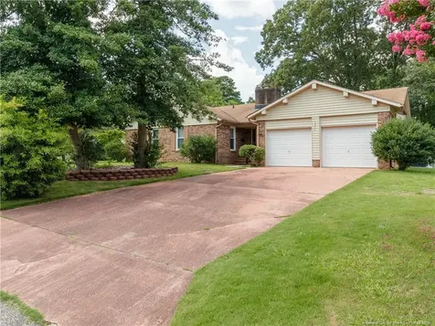 6406 Irvington Court Fayetteville NC 28314