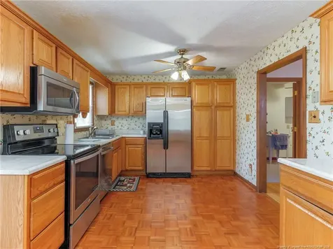 6406 Irvington Court Fayetteville NC 28314