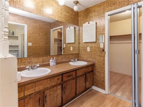 6406 Irvington Court Fayetteville NC 28314