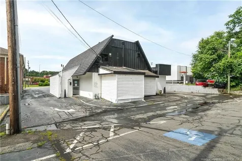 3449 Robinhood Road Winston Salem NC 27106