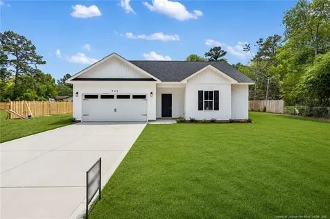 745 Porter Road Hope Mills NC 28348