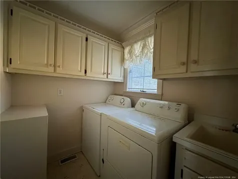 908 E Prospect Avenue Raeford NC 28376