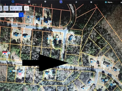 Everett Street Mount Olive NC 28365