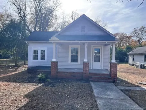 223 E Vance Street Laurinburg NC 28352