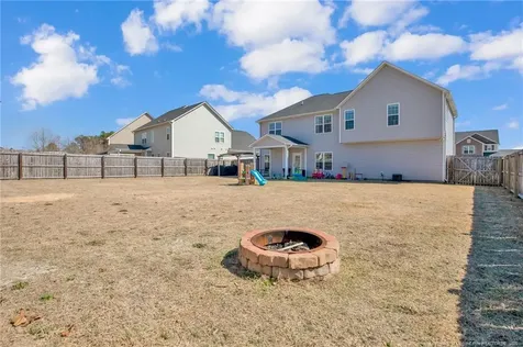 284 Weston Woods Street Raeford NC 28376
