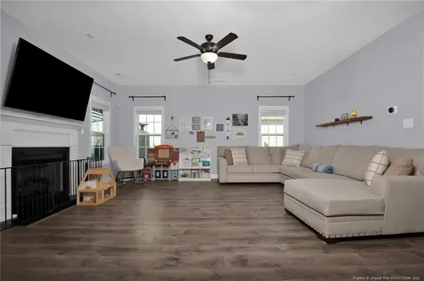 284 Weston Woods Street Raeford NC 28376