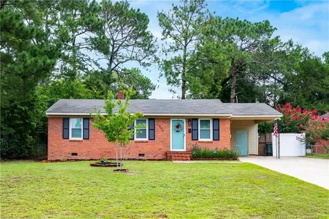 1805 Wayne Lane Fayetteville NC 28304