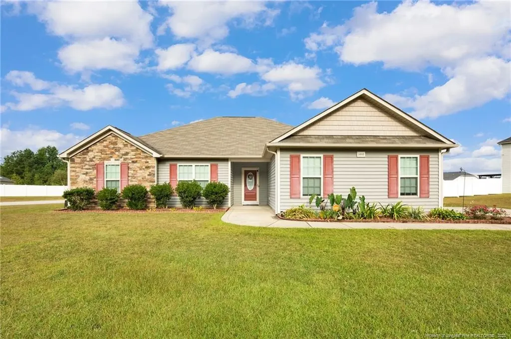 1093 Saint Johns Loop Raeford NC 28376