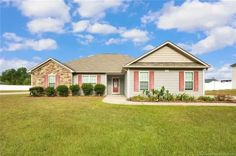 1093 Saint Johns Loop Raeford NC 28376