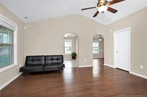 1093 Saint Johns Loop Raeford NC 28376